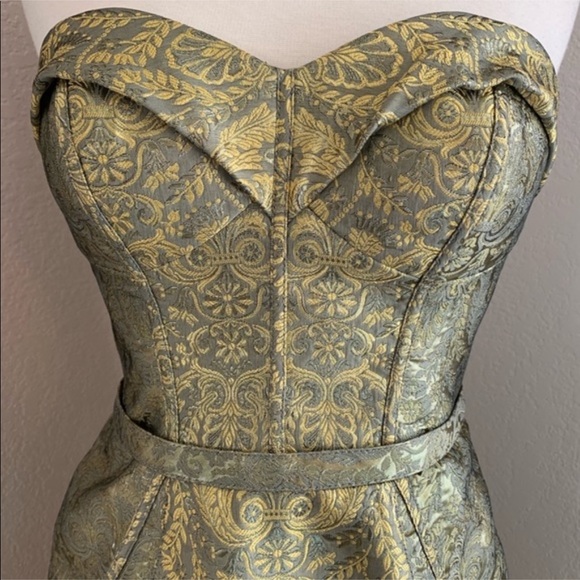 Dress - Picture 2 of 9